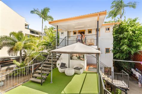 civic backpackers townsville